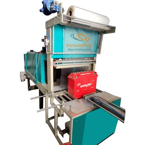 Bottle shrink wrapping machine wrapping multiple bottles with shrink film